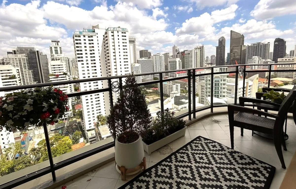 Royce Private Residences Sukhumvit 31