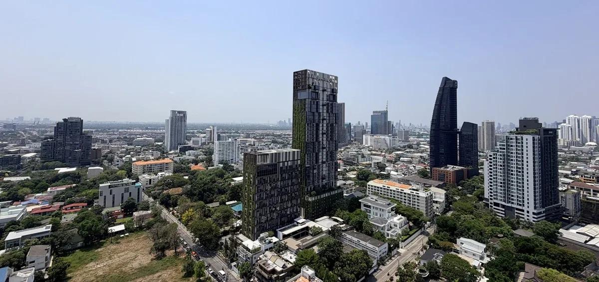 Siri at Sukhumvit