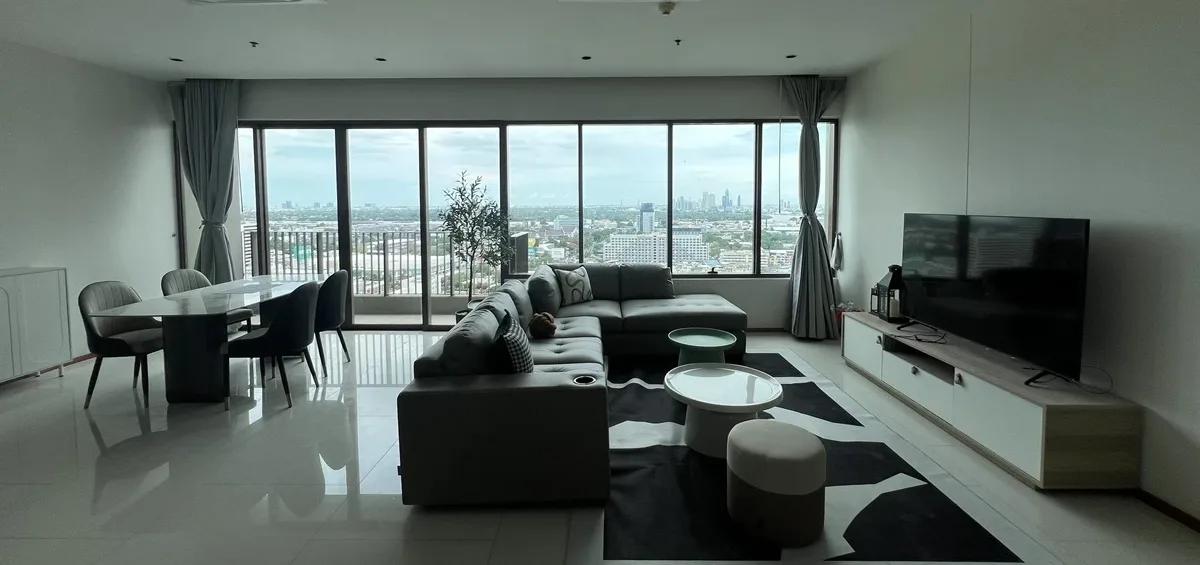 The Emporio Place Sukhumvit 24